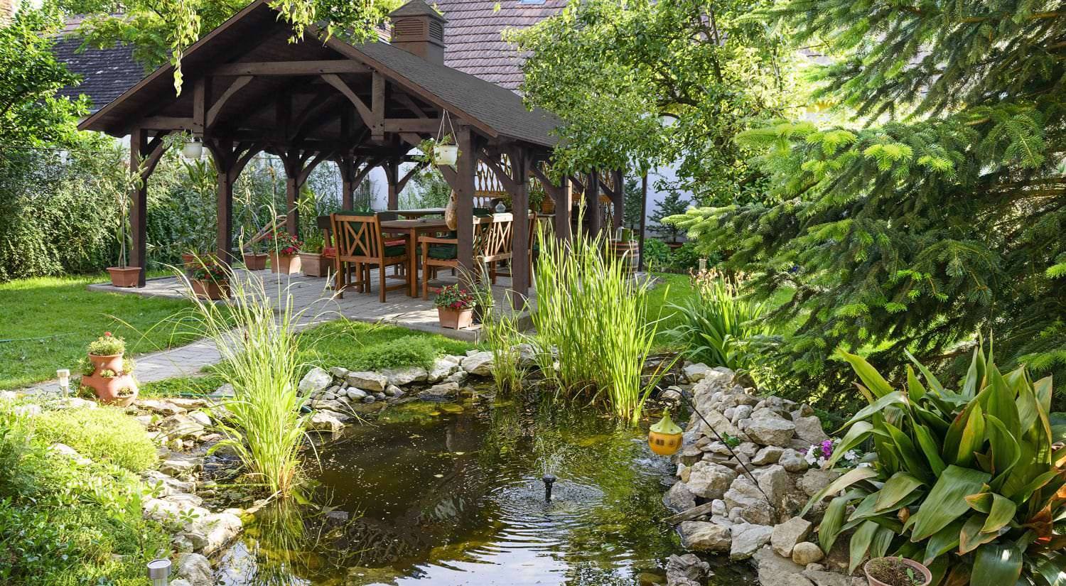 20x32 Denali; rough sawn hemlock 8x8 posts mortis and tenon rafters 2x6 t and g