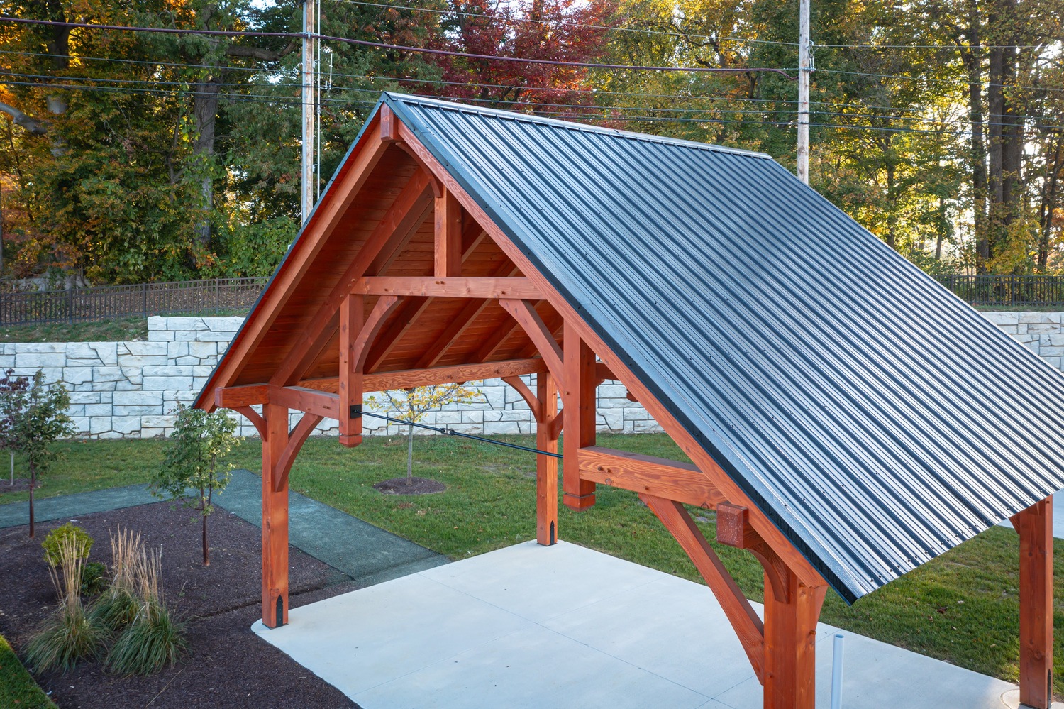 24x16 Denali; Mahogany Flame; REG metal Black (8)